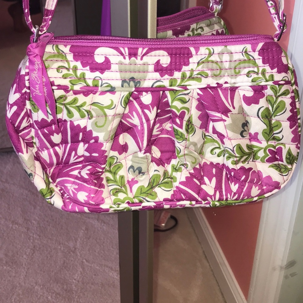 BRAND NEW (older pattern) VERA BRADLEY PURSE